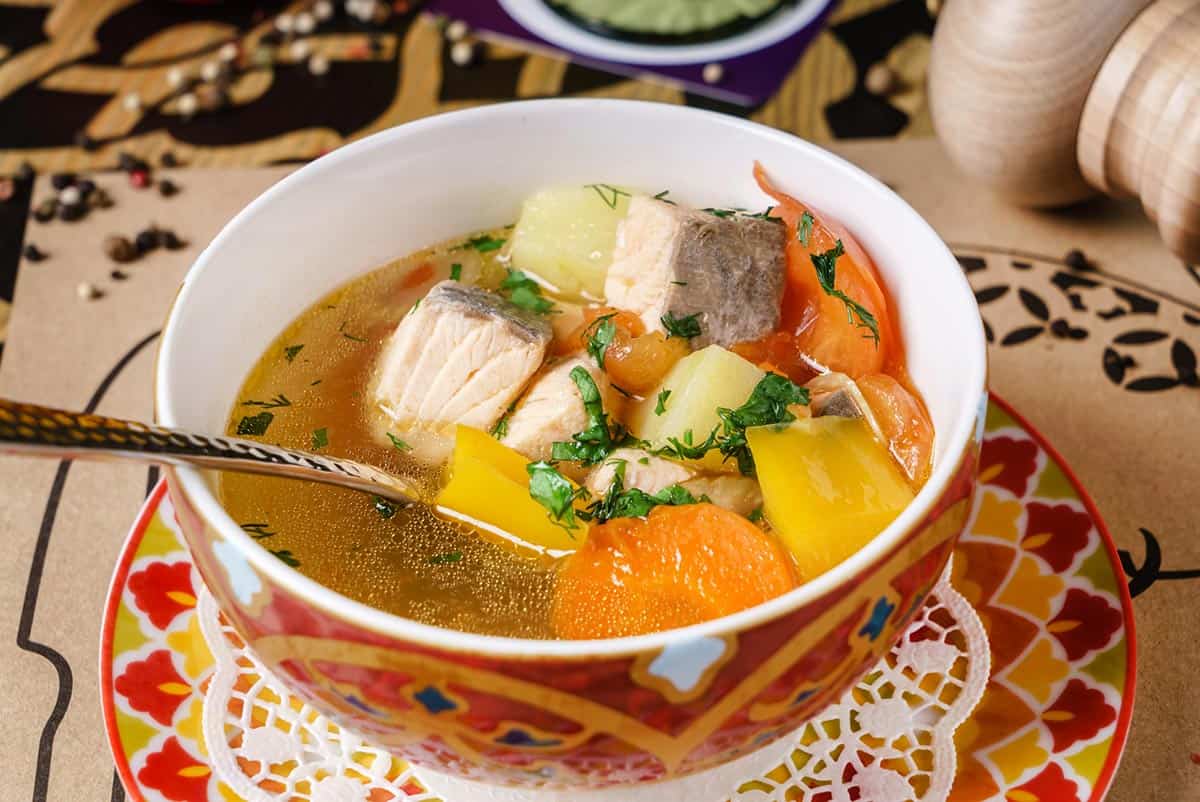 Sopa de pescado y verduras