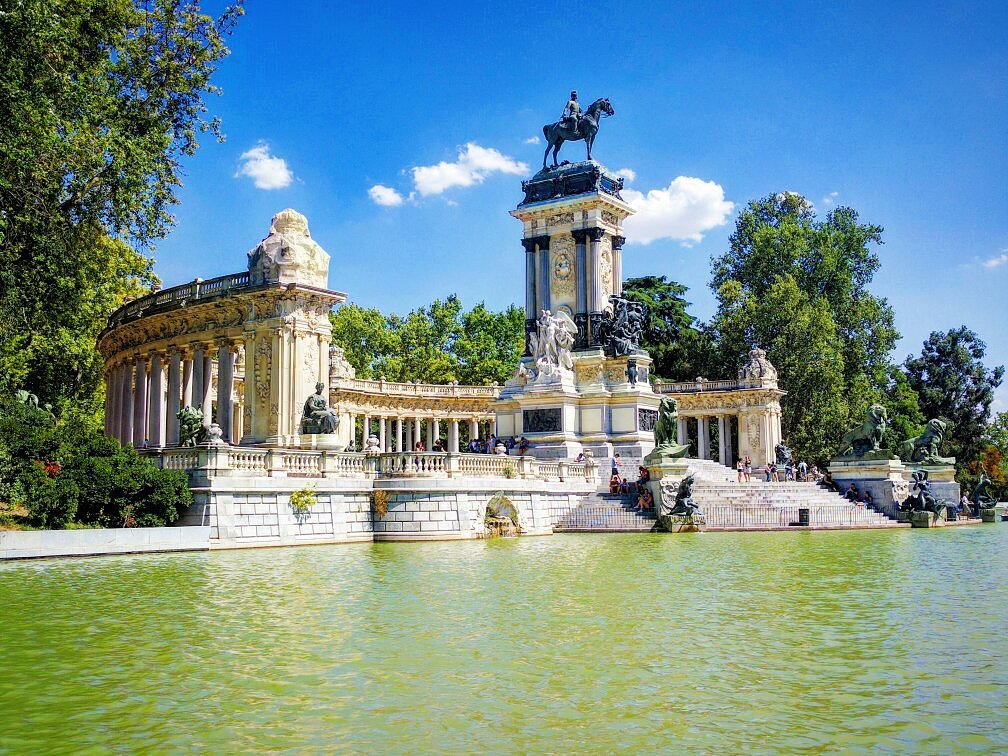 Retiro Park West Parking