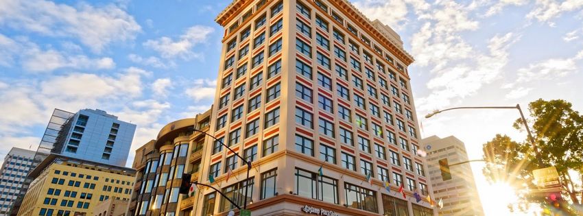 The Gaslamp Plaza Suites
