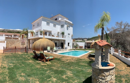 Villa en Málaga con piscina infinity