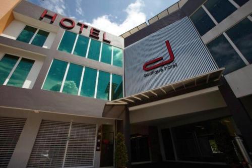 Hotel D
