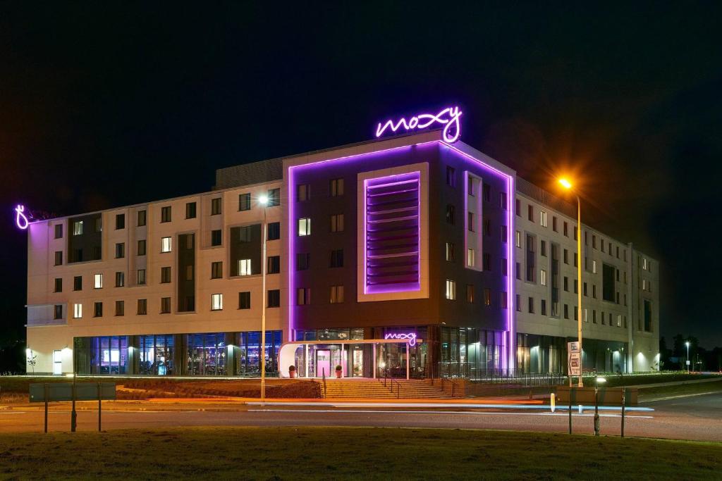 Moxy Edinburgh Airport