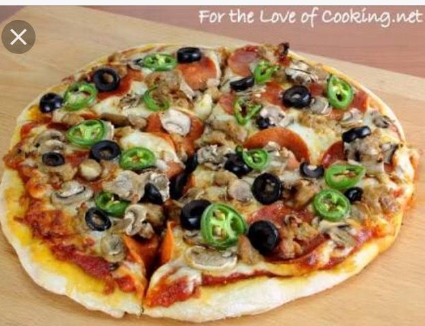 Pizza de aceitunas y alcaparras
