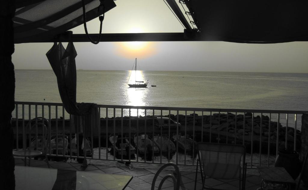 Relaxation Paradise Hotel