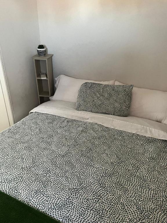 Charming One-Bedroom Apartment near Plaza Santa Ana