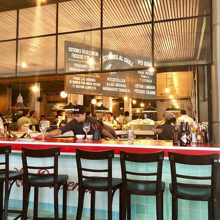 La Docena Oyster Bar & Grill
