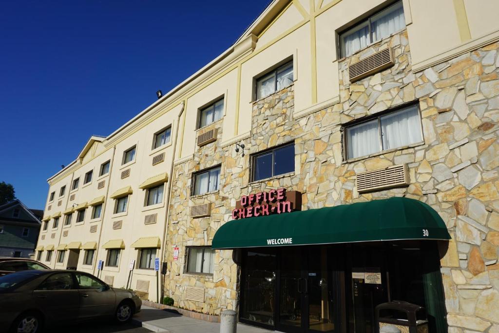 Floral Inn: A Memorable Stay for Families