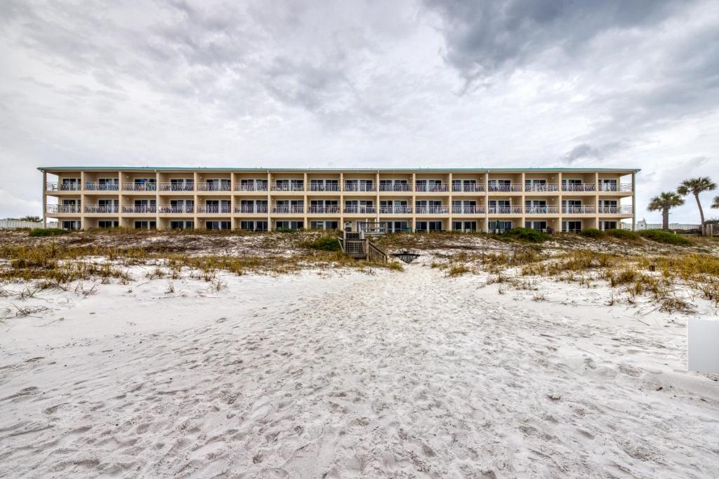 Luxury Dining at Crystal Sands Hotel