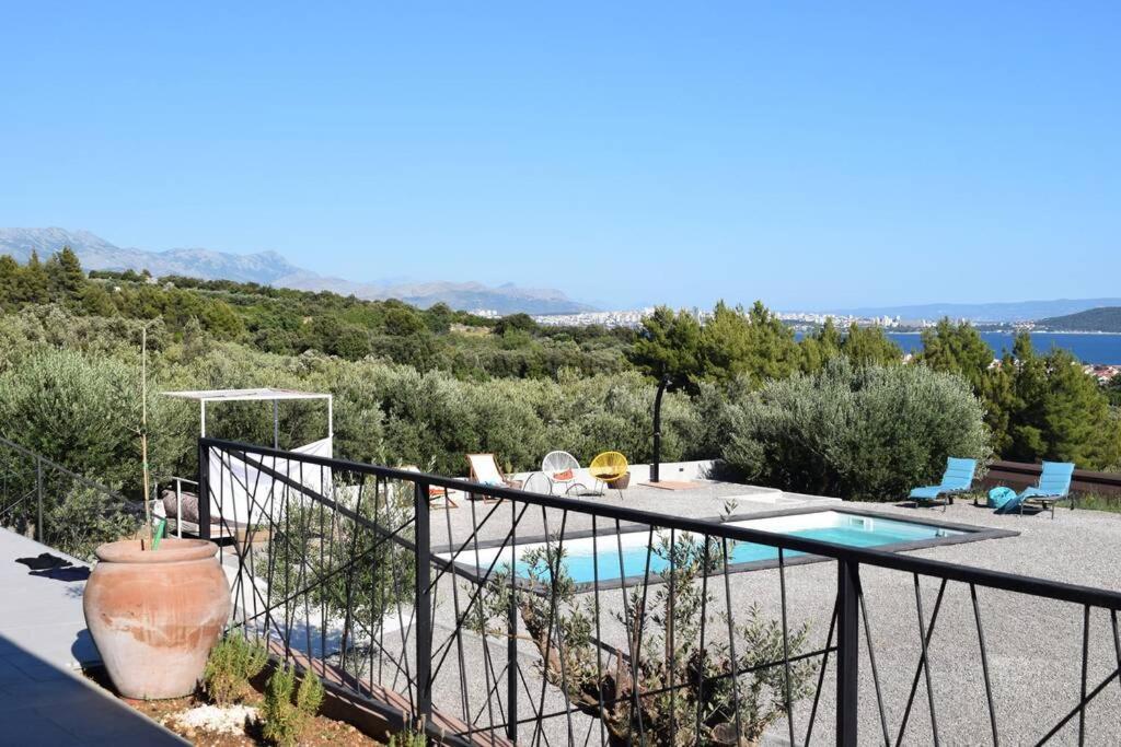 Romantic Villa with Private Jacuzzi