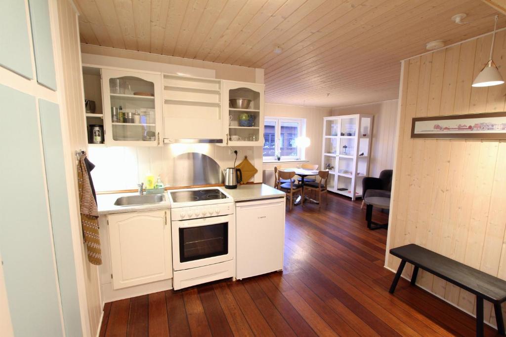 Modern Apartment near the Marina
