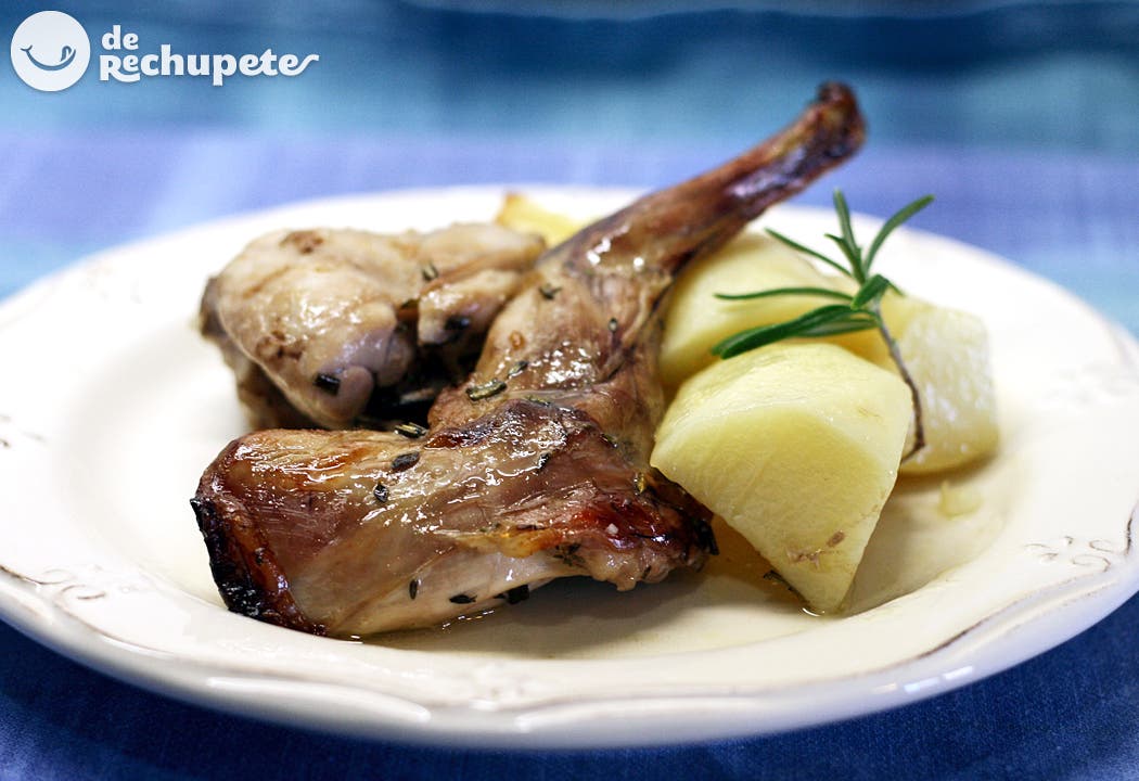 Conejo al ajillo con hierbas aromáticas