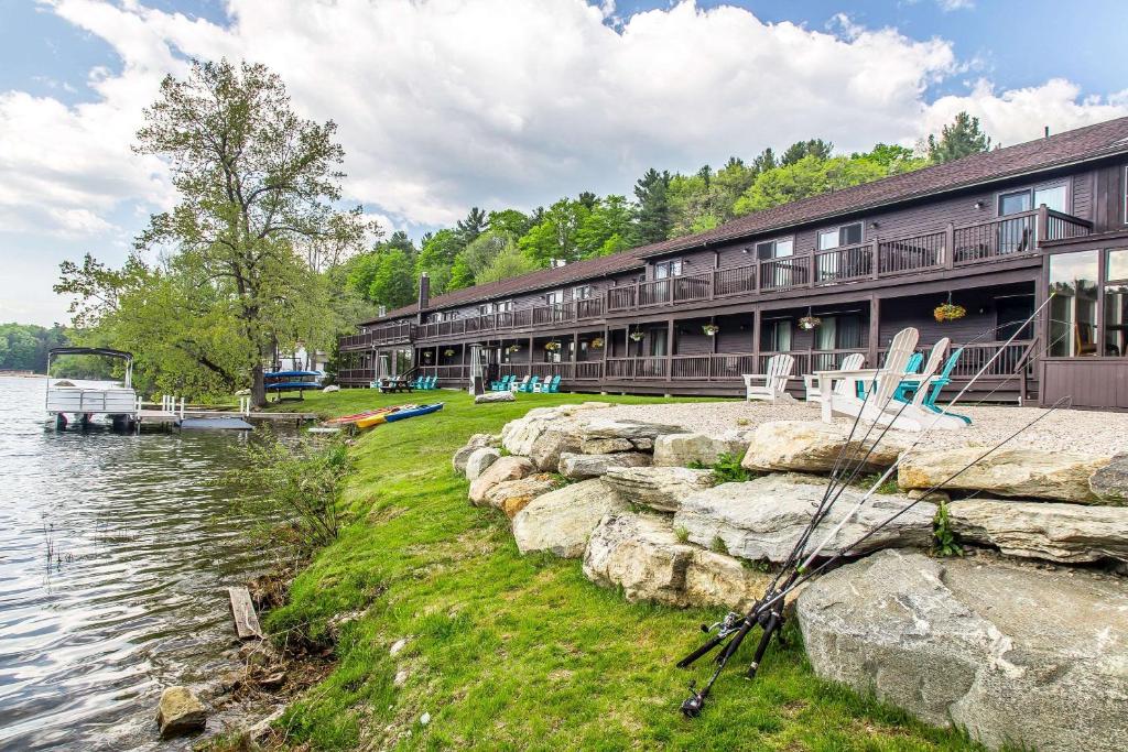 The Black Swan Inn