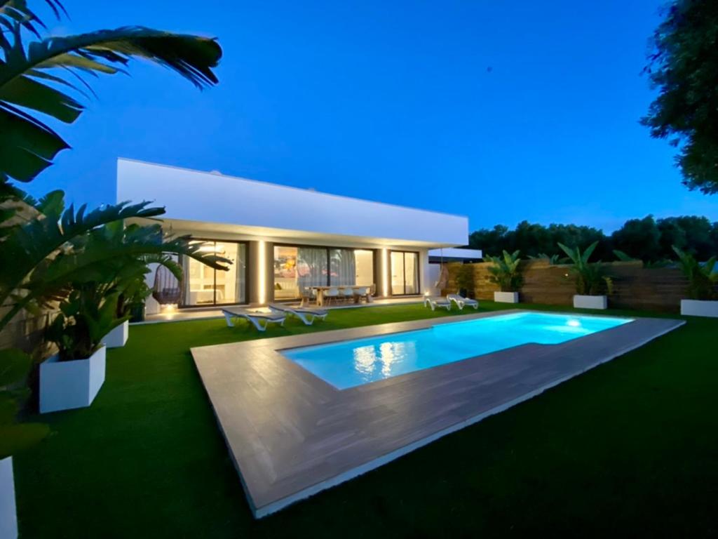 Villa con vistas al campo de golf en Chiclana de la Frontera