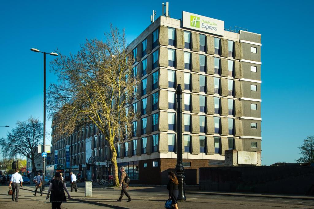 5. Holiday Inn Bristol City Centre