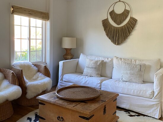 The Sandpiper Lodging at the Beach