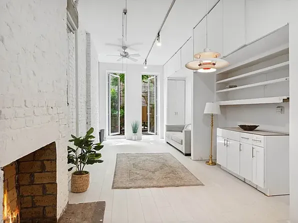 Historic Brownstone Apartment in Soho
