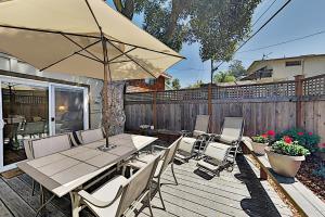 Romantic Getaway with Smart TVs