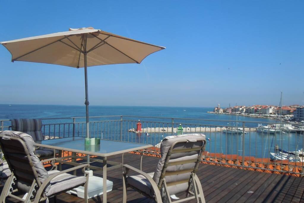 Spacious Apartment with Sea View Terrace