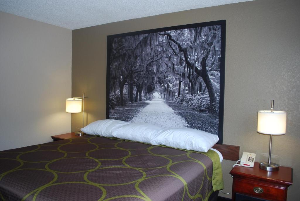 Warner Hotel 8
