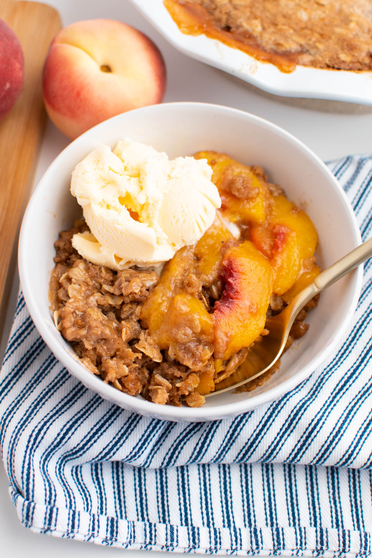 Peach Cobbler Cake with Oatmeal