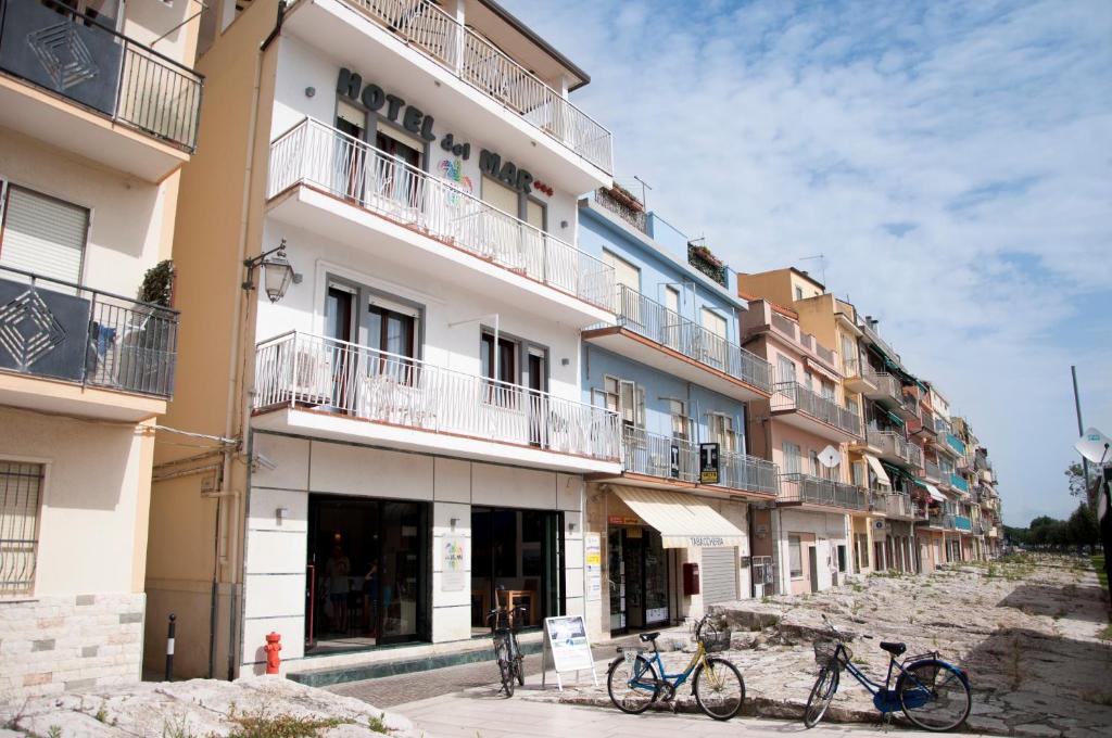 Ladonia Marina Hotel