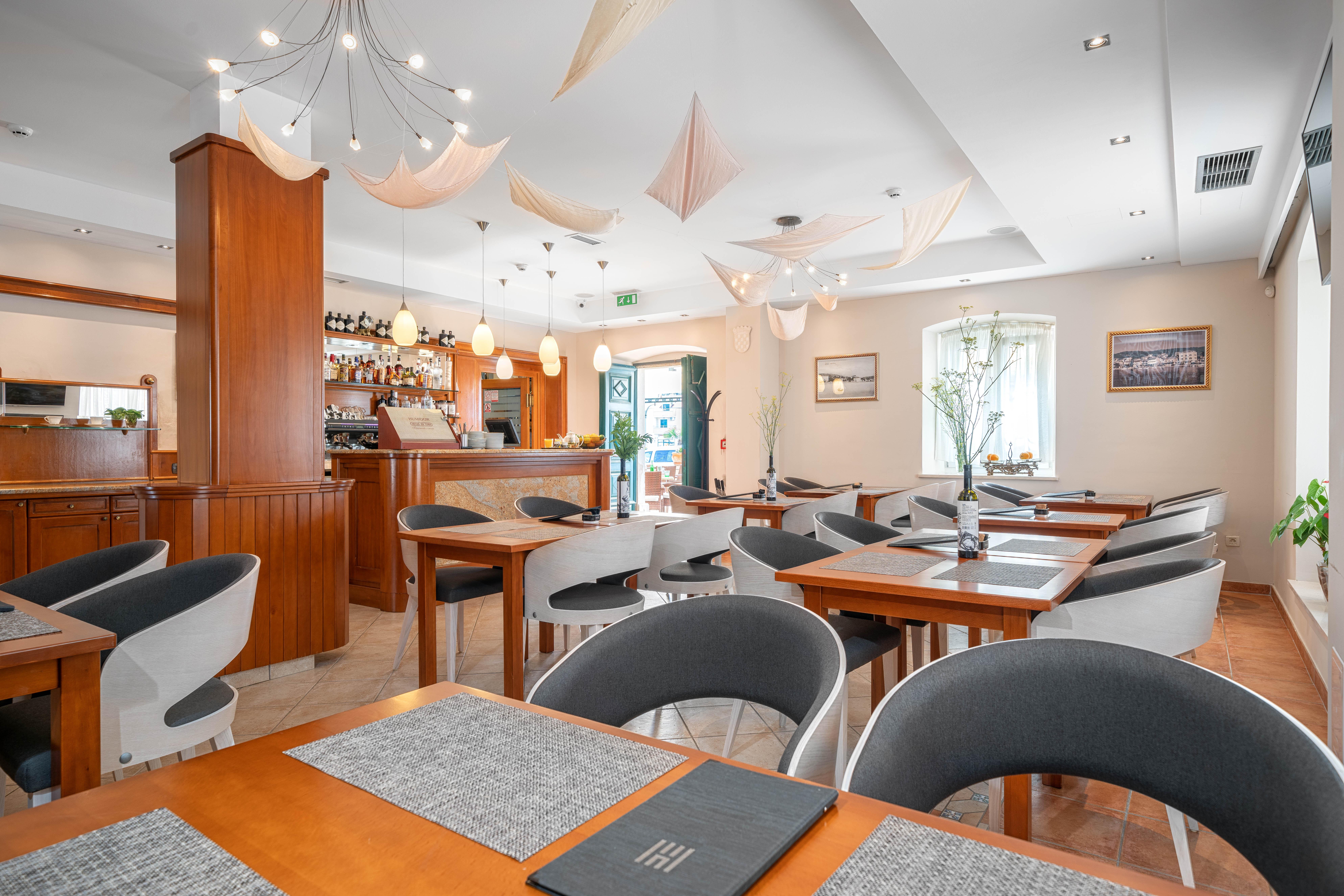Hotel Tisno Inn