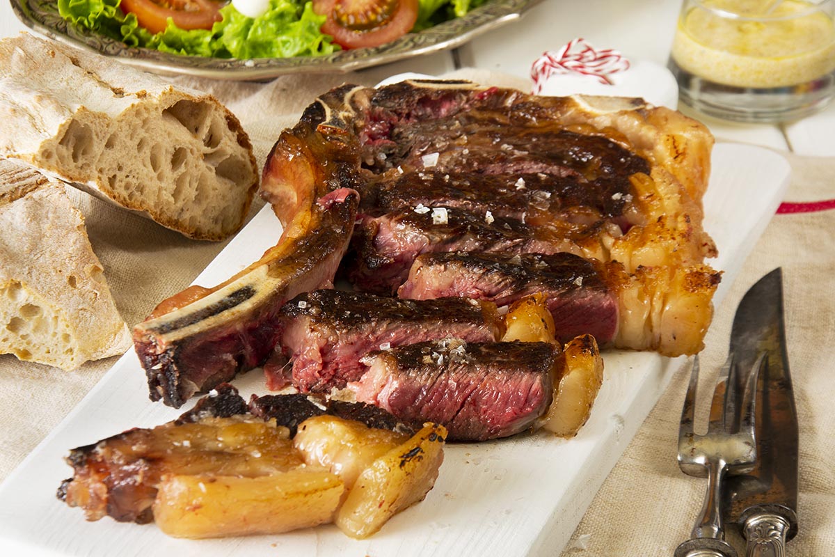Receta de chuletón de buey a la parrilla con salsa de mostaza por Cocina Creativa