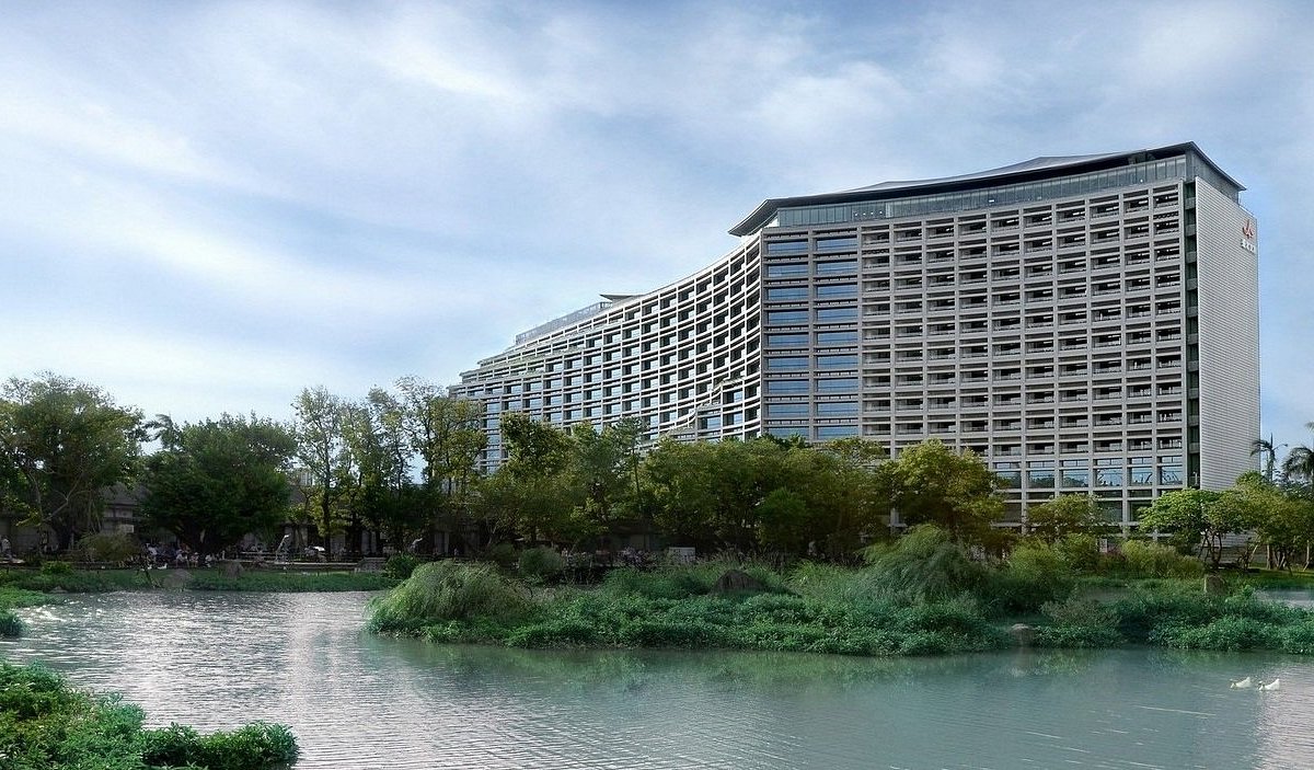 Eslite Songyan Store