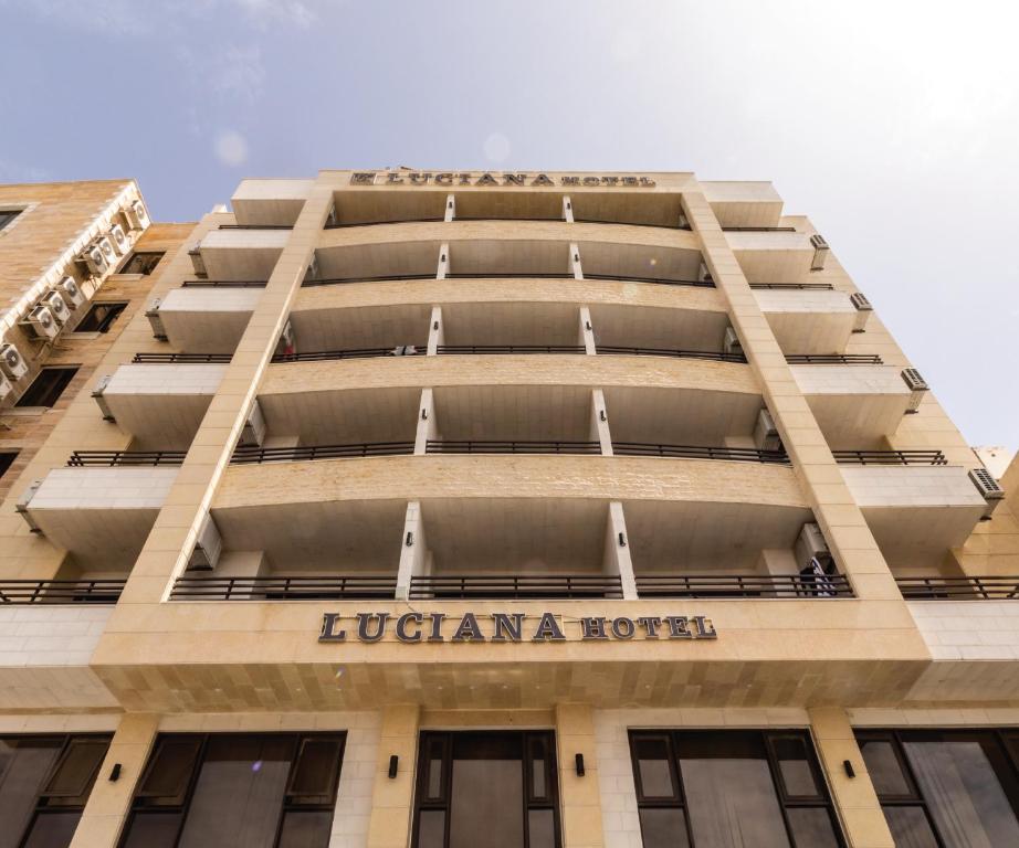 Hotel Bratuš Palace