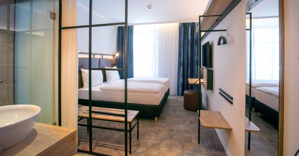 Hotel H