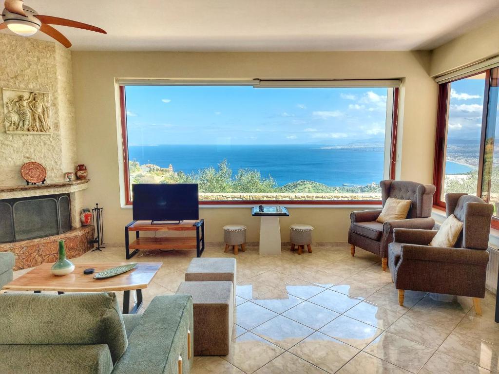 Cozy Villa with Sea View Terrace
