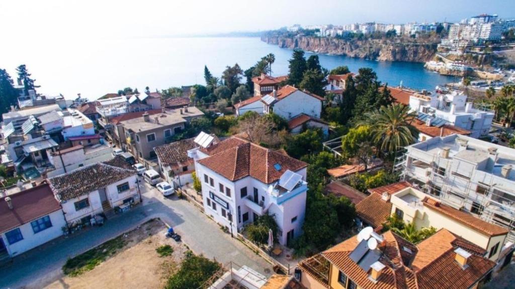 Lara Hadrianus Hotel