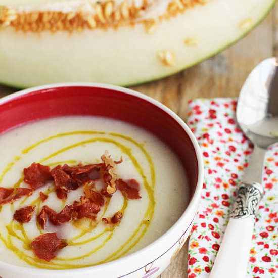 Sopa de melón con jamón