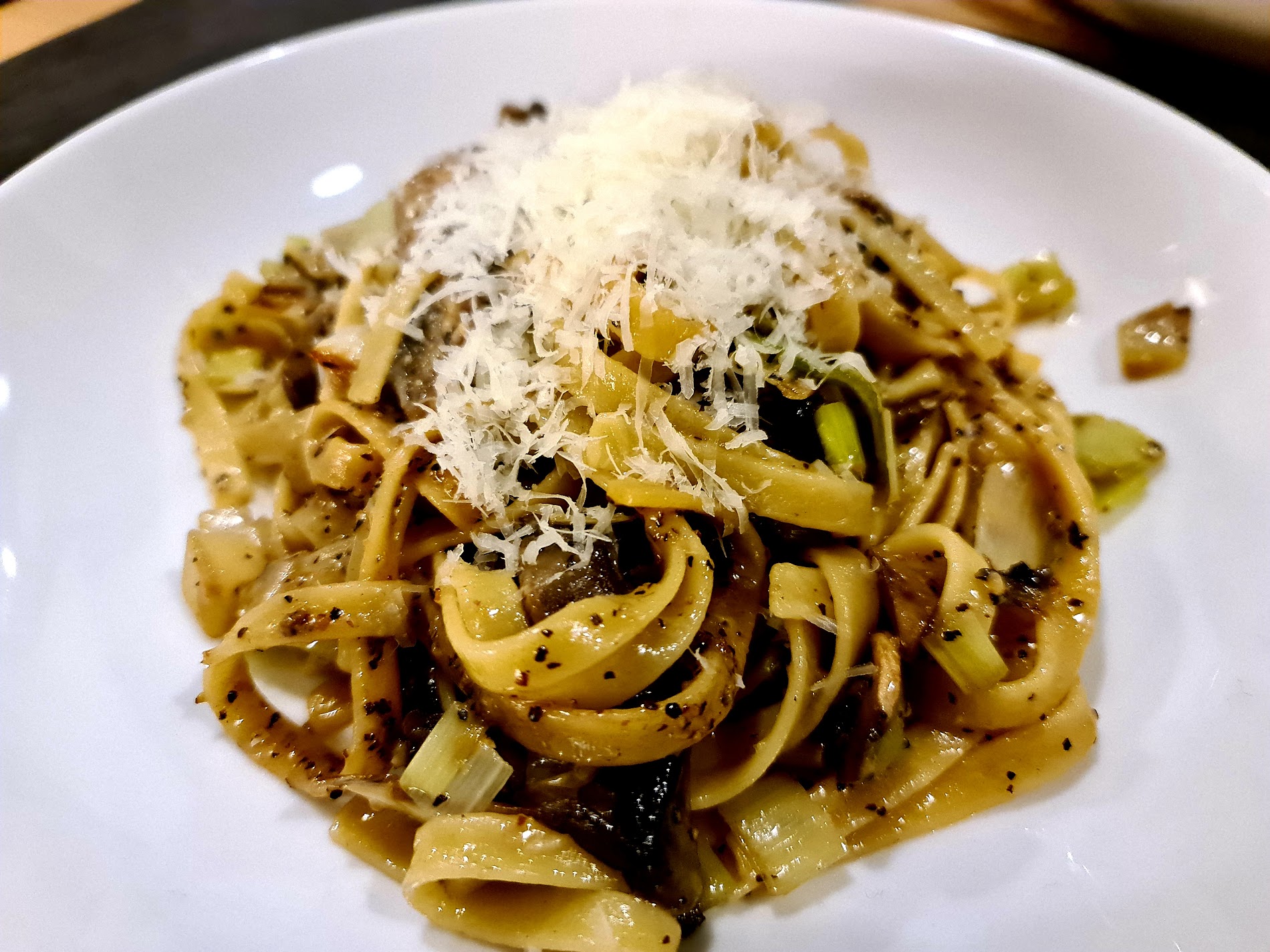 Cacio e Pepe con Champiñones