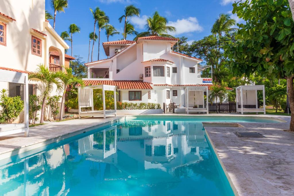 Family-Friendly Villa near the Beach