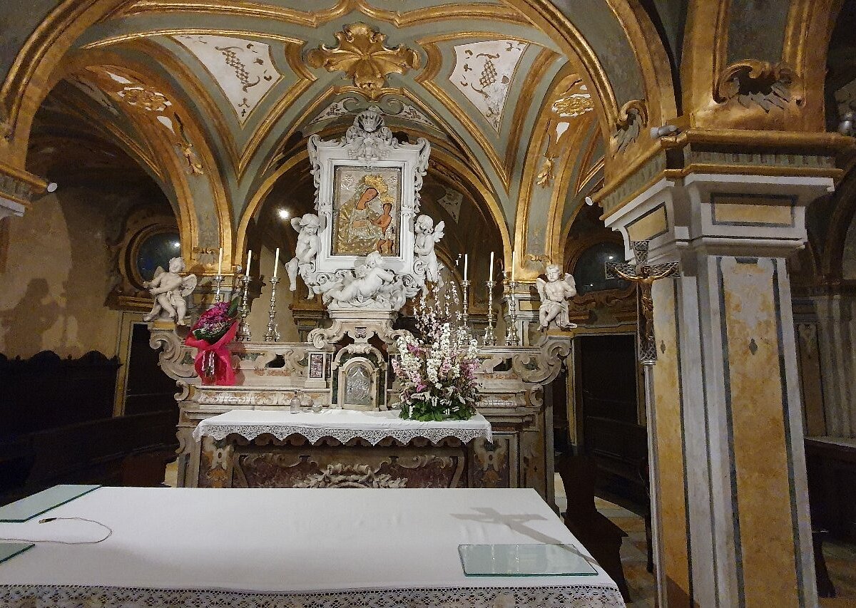 Discover the Bari Cathedral