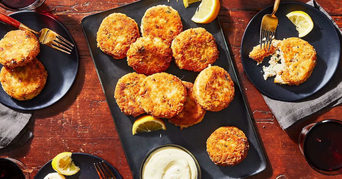 Cod Cakes with Lemon Aioli