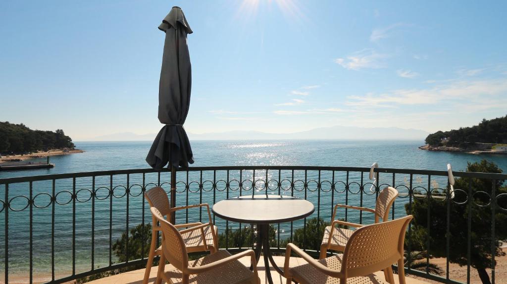 Hotel Drvenik Beach