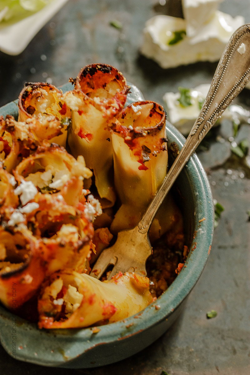 Canelones de calabacín y queso feta al horno