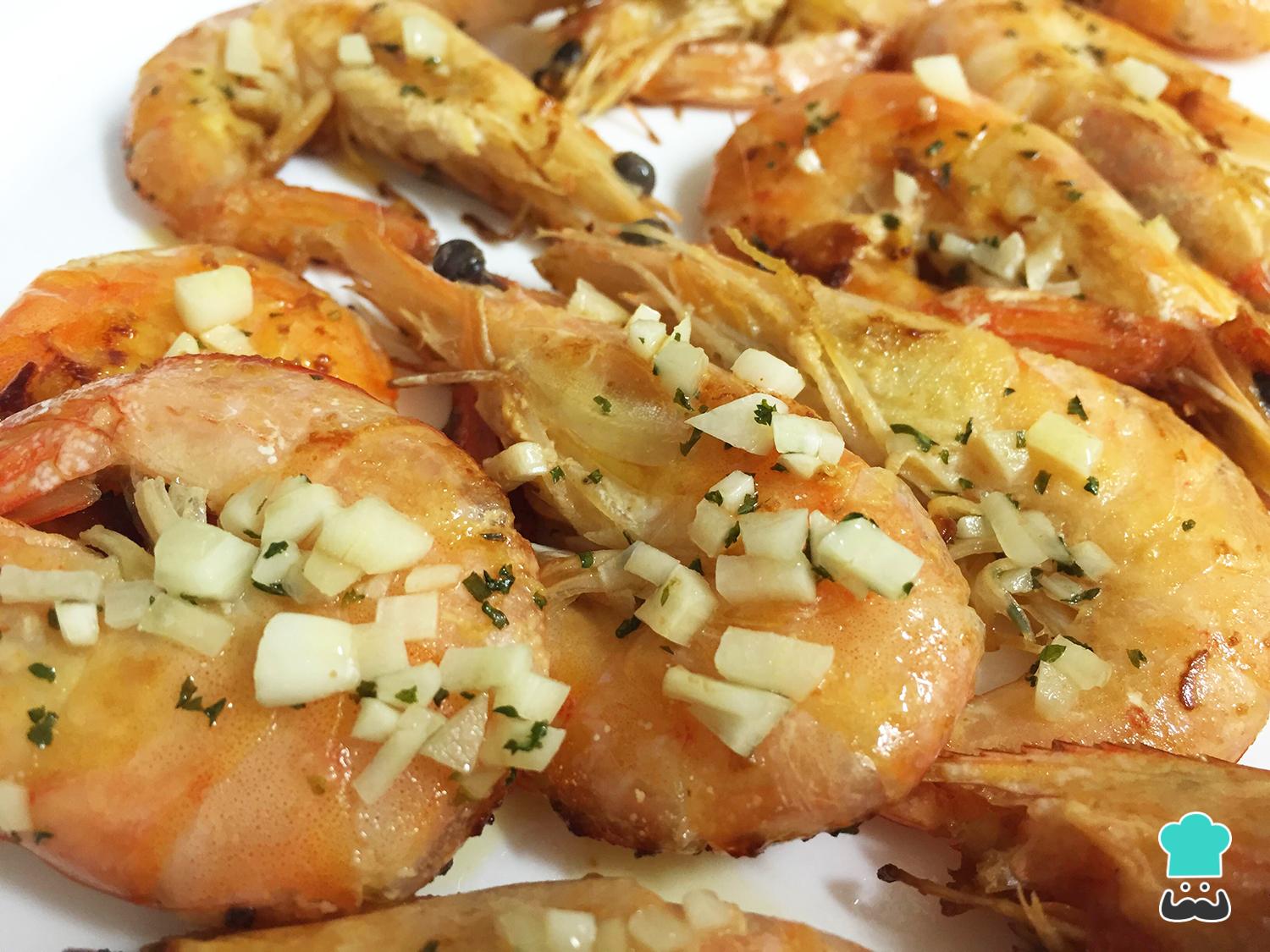 Gambas a la plancha con salsa de vino blanco y ajo
