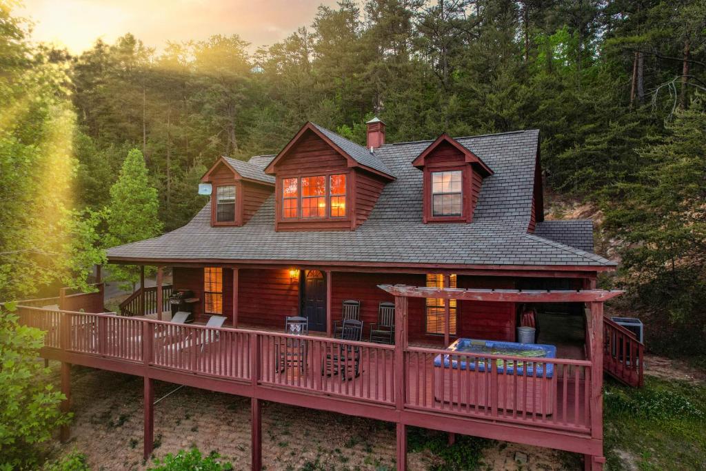 Secluded Cottage with Mountain Views