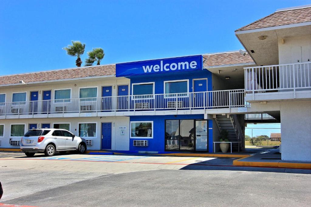 Motel 6 Corpus Christi East - N. Padre Island