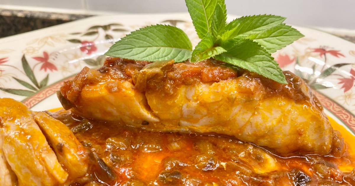 Pimientos del piquillo rellenos de queso de cabra y tomate seco