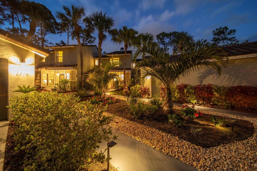 10. Lakeside Retreat