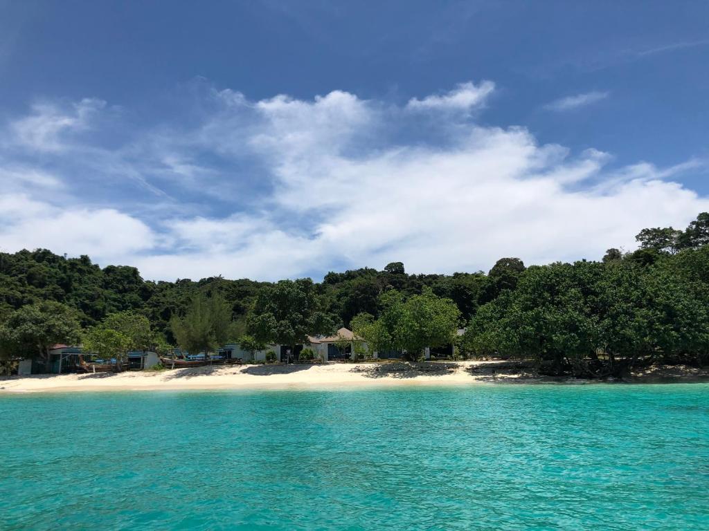 5. Island Paradise Hotel