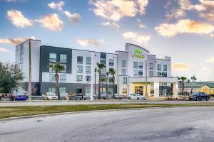 Pet-Friendly Haven at Rtina Seaside Inn