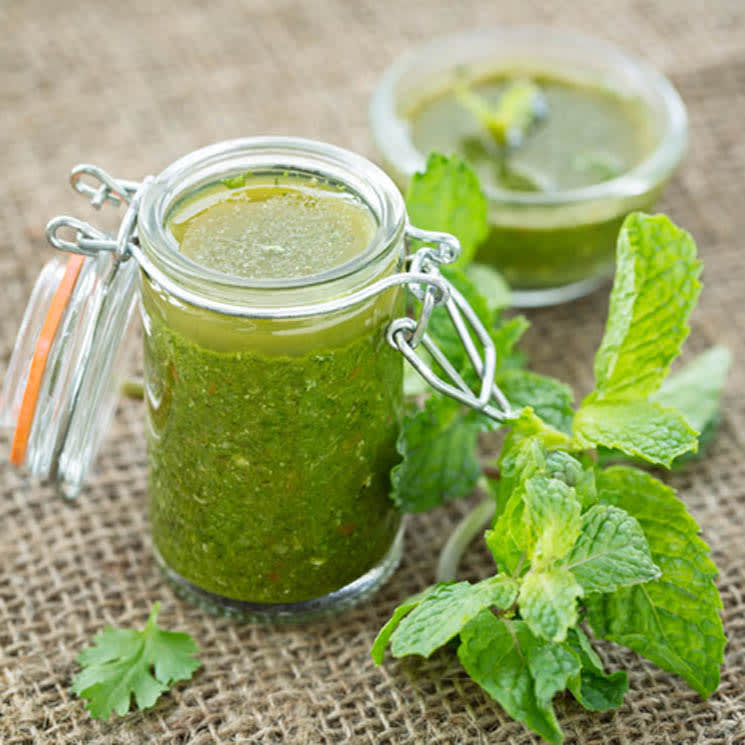Besugo a la parrilla con salsa de cilantro y lima