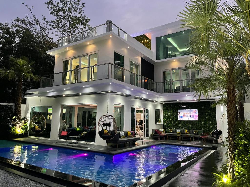 Beachfront Party Villa