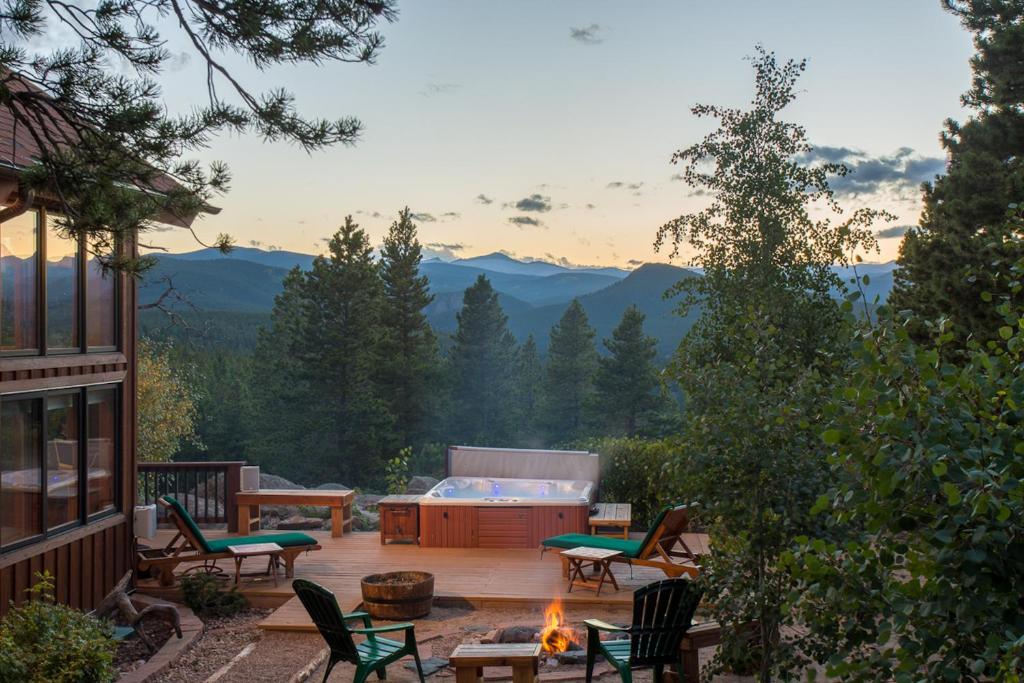 Romantic Mountain Retreat