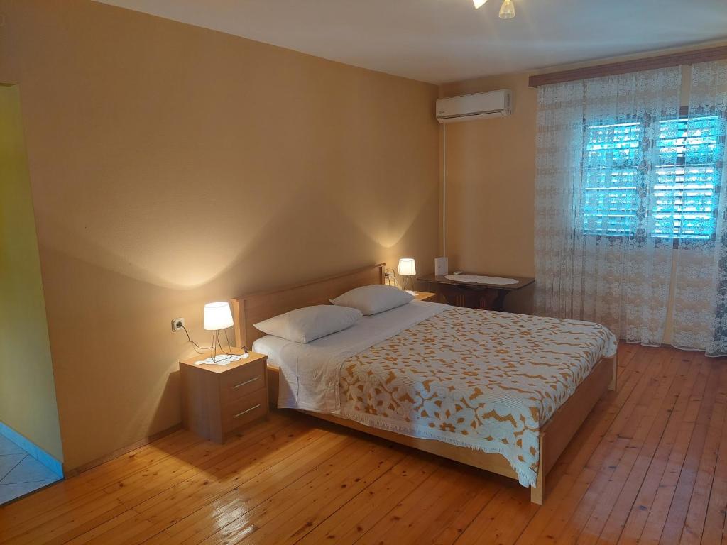 Beachfront Apartment with Private Access